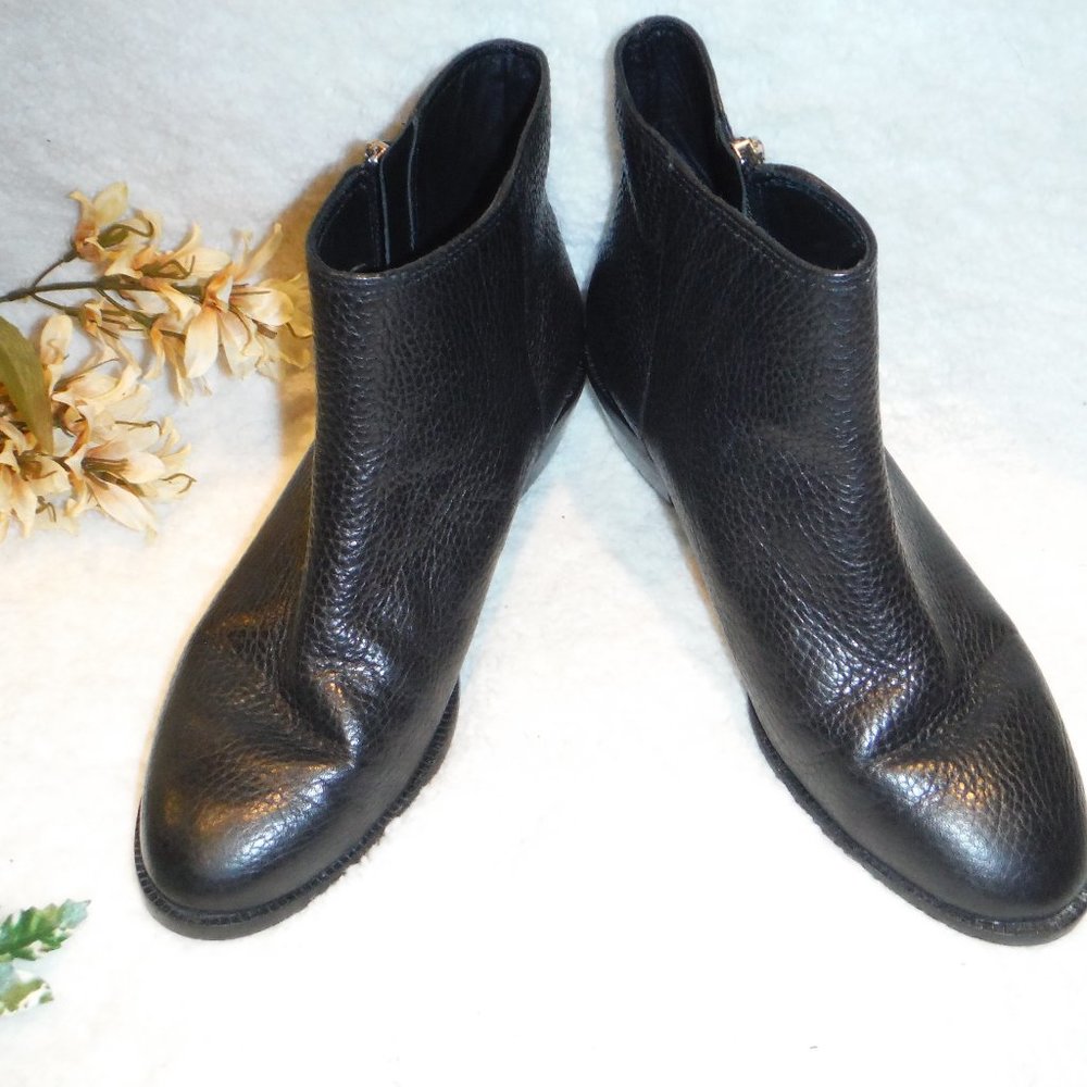 J.CREW  BOOKS GREAT SHAPE  8